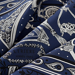 シルクバンダナ-《鐙・バンダナ